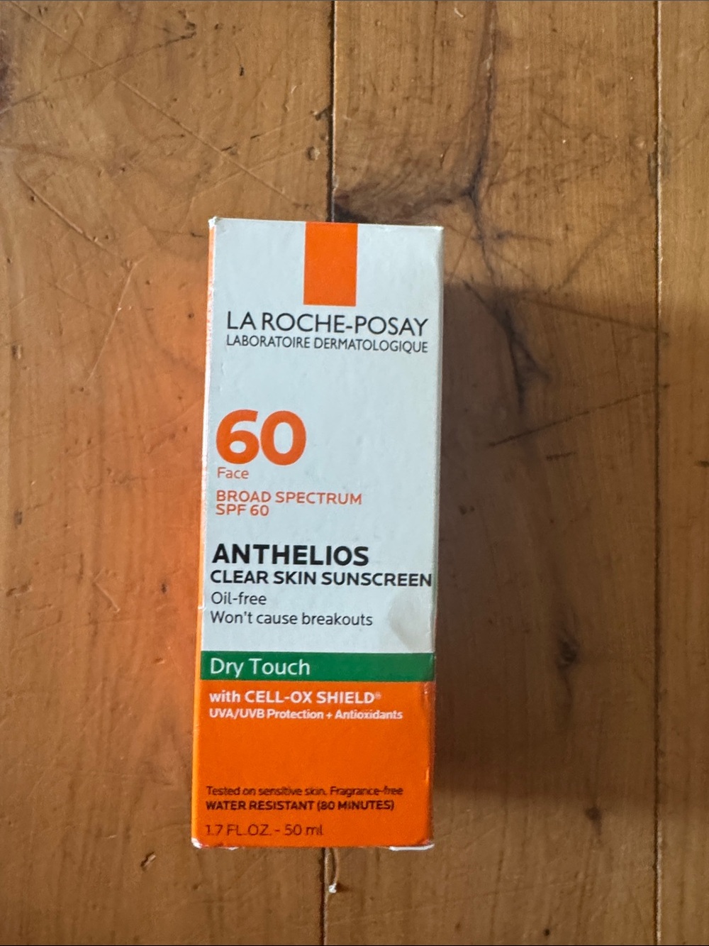 La Roche-Posay Anthelios Clear Skin Sunscreen SPF 60 - White/Orange